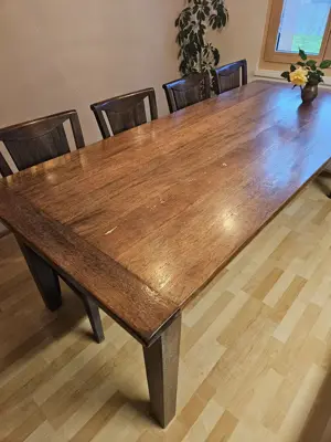 massiver Vollholz Tisch Bild 6
