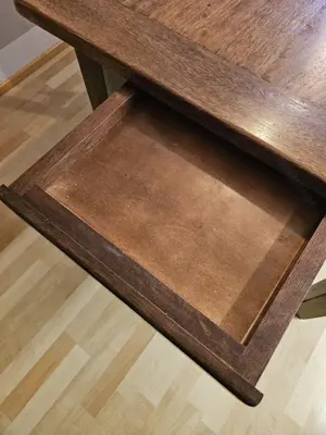 massiver Vollholz Tisch Bild 5