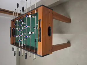Tischfußball aus Holz Bild 2