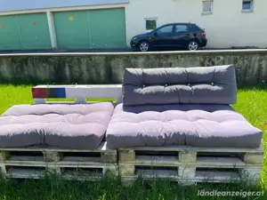 Paletten mit Kissen gegen eine Kiste Bier (gerne Pfiff   )