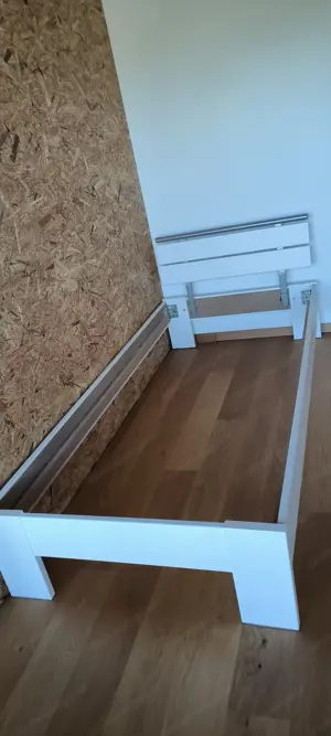 Bett mit Lattenrost und Matratze zu verschenken Bild 2