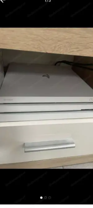 Playstation 4Pro 1TB Limited Edition  Bild 2