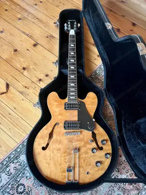 Epiphone Riviera Nick Valensi Signature  Bild 3