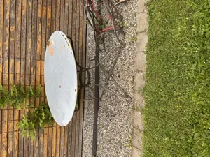 Eisentisch inkl. Stühle   renovierungsbedürftig Bild 4