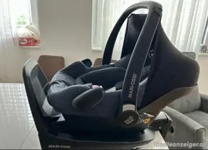 Maxi Cosi Rock mit Familyfix 2