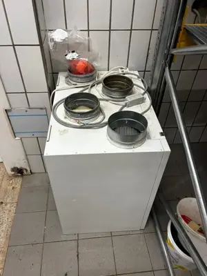 Zwei Dunstabzugshauben für die Gastro Bild 3