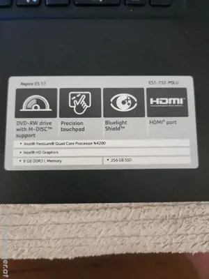 Laptop Acer 17 zoll es17