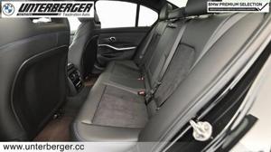 BMW 318d M Sportpaket // Anhängerkupplung elektrisch // Durchladesystem Bild 13