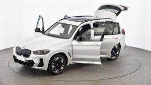 BMW iX3 Head-up Display // Anhängerkupplung elektrisch // DAB-Tuner Bild 7