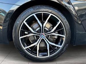 BMW 530e xDrive M Sportpaket // Anhängerkupplung //  Sitzheizung vorne  hinten Bild 12