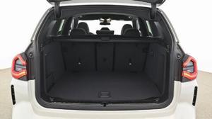 BMW iX3 Head-up Display // Anhängerkupplung elektrisch // DAB-Tuner Bild 14