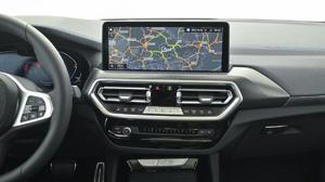 BMW iX3 Head-up Display // Anhängerkupplung elektrisch // DAB-Tuner Bild 10