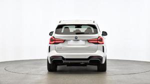 BMW iX3 Head-up Display // Anhängerkupplung elektrisch // DAB-Tuner Bild 4