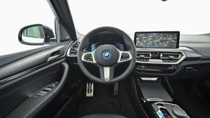 BMW iX3 Head-up Display // Anhängerkupplung elektrisch // DAB-Tuner Bild 11