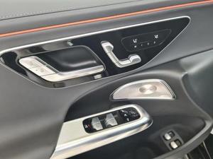 Mercedes-Benz E-Klasse Limousine AMG E 53 Hybrid 4Matic+ Premium Plus (214.063) PremiumPlus SUPERSCR Bild 10