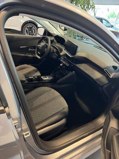 Peugeot 208 Bild 6