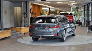 BMW 330 Bild 9