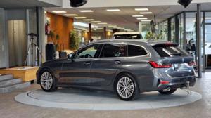 BMW 330 Bild 6