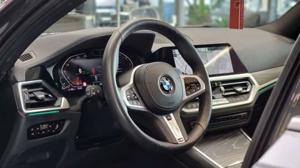 BMW 330 Bild 18