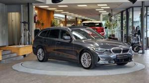 BMW 330 Bild 11