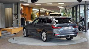 BMW 330 Bild 7