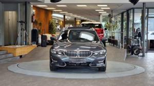 BMW 330 Bild 13