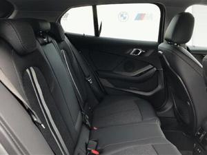 BMW 116d 5 - Türer Vorführwagen // Sport Line //  Anhängerkupplung Bild 10