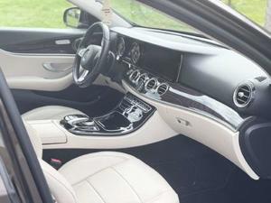 Mercedes-Benz E-Klasse Bild 17