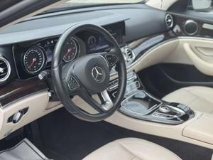 Mercedes-Benz E-Klasse Bild 15