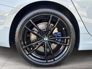 BMW 320d xDrive Limousine Vorführwagen // M Sportpaket // Anhängerkupplung Bild 12