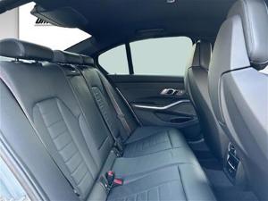 BMW 320d xDrive Limousine Vorführwagen // M Sportpaket // Anhängerkupplung Bild 10