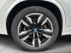 BMW iX3 SUV // Anhängerkupplung // Driving Assistant Professional Bild 12