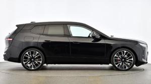 BMW iX xDrive45 M Sportpaket // Anhängerkupplung // Harman Kardon Soundsystem Bild 5