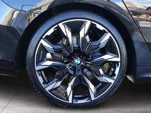 BMW 520d xDrive Limousine // M Sportpaket // Anhängerkupplung // Panoramadach Bild 12