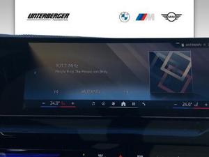 BMW 520d xDrive Limousine // M Sportpaket // Anhängerkupplung // Panoramadach Bild 7