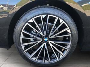 BMW 218d Active Tourer Vorführwagen // M Sportpaket // Anhängerkupplung Bild 6