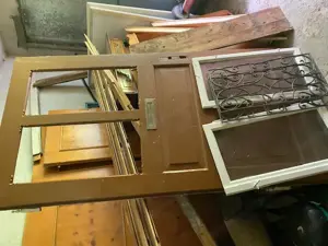 alte Haustüre mit 2 Fenstern Bild 2
