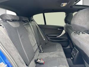 BMW 120d xDrive M Sportpaket // Glasdach // Variable Sportlenkung Bild 10