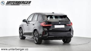 BMW iX1 xDrive30 M Sportpaket // DAB Tuner // Anhängerkupplung Bild 2