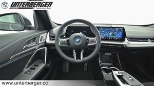 BMW iX1 xDrive30 M Sportpaket // DAB Tuner // Anhängerkupplung Bild 11
