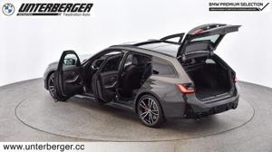 BMW 320d xDrive Touring // M Sportpaket // Panorama Glasdach // Anhängerkupplung Bild 7