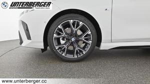 BMW 120i 5-Türer // M Sportpaket // Head Up Display // Anhängerkupplung Bild 15
