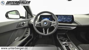 BMW 120i 5-Türer // M Sportpaket // Head Up Display // Anhängerkupplung Bild 11