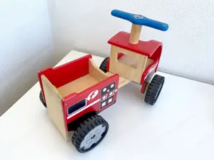 Feuerwehr Rutschauto, Holzspielzeug, Kinderfahrzeug Bild 5