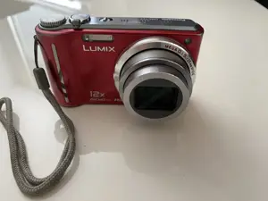 Panasonic LUMIX DMC-TZ7 Compact Digital Camera Red Bild 2