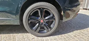 Jaguar F-Pace, 2.0d AWD R-Sport 4 17 Bild 8