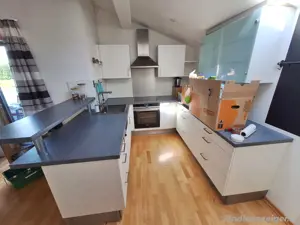 Küche ohne Geräte 