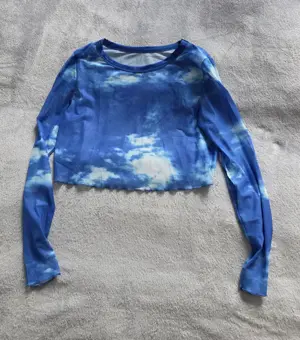 Top im Wolken-Design   One Size   Kaum getragen   Nur Versand