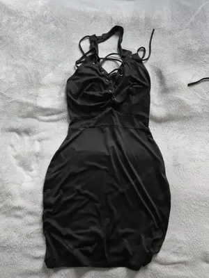 Schwarze Kleider   sexy, auffällig, vielseitig   Pro Kleid: 45 EUR   Nur Versand Bild 6