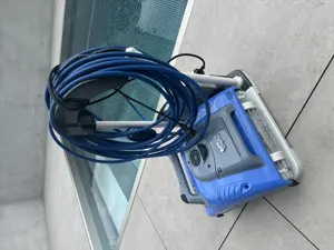 Poolroboter, Pool Roboter Dolphin M200